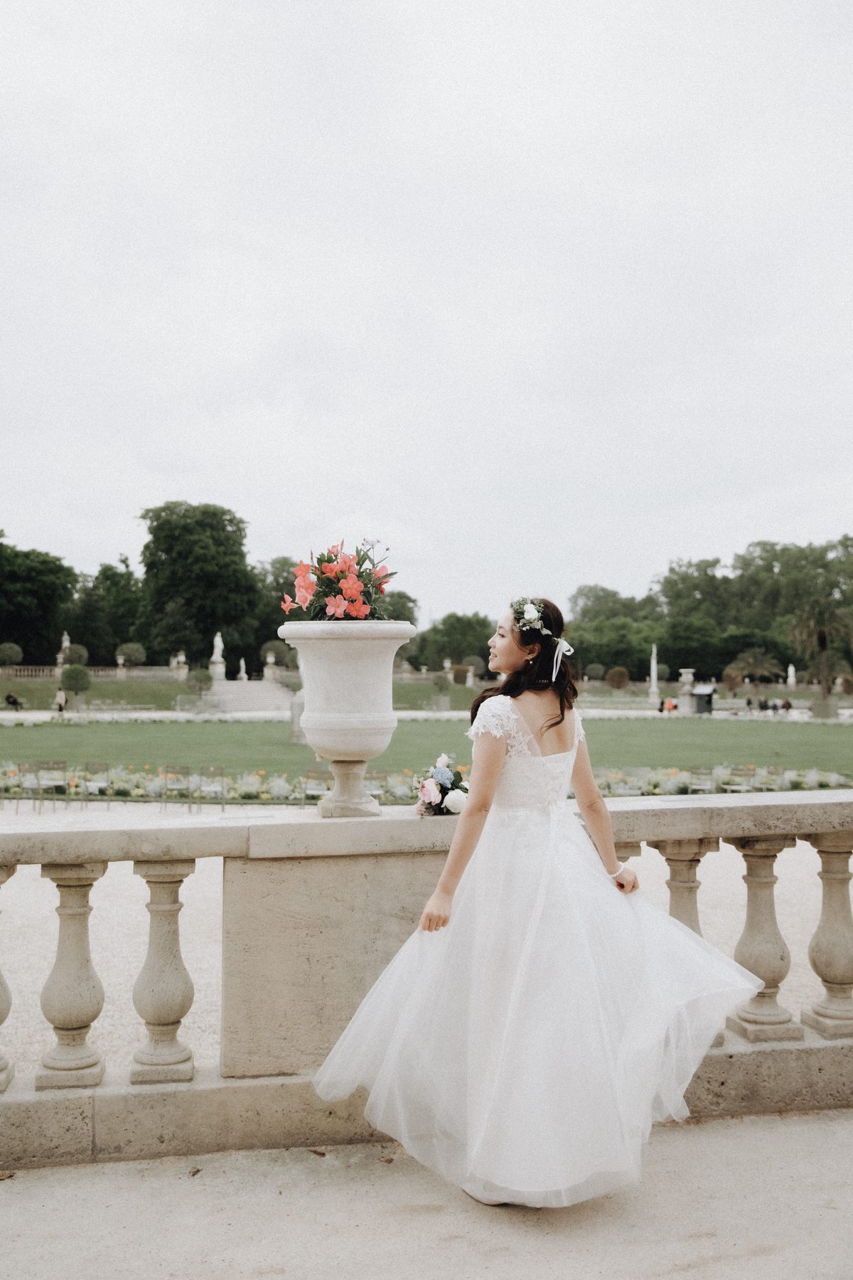 Mariage civil au Jardin du Luxembourg a Paris - photo 13