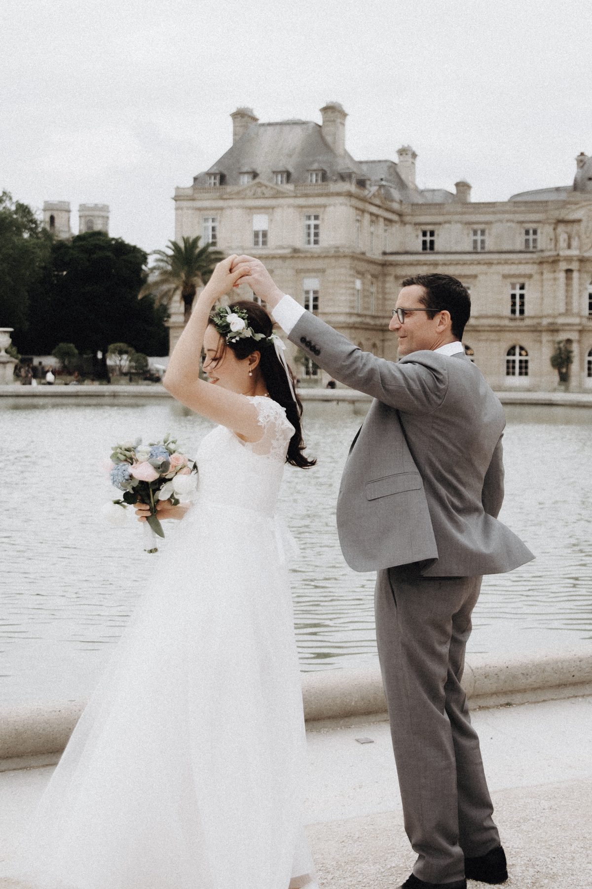 Mariage civil au Jardin du Luxembourg a Paris - photo 15