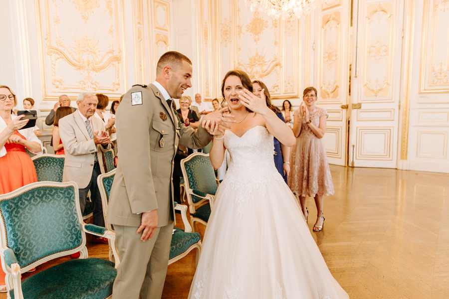 Moment joyeux pendant la ceremonie civile