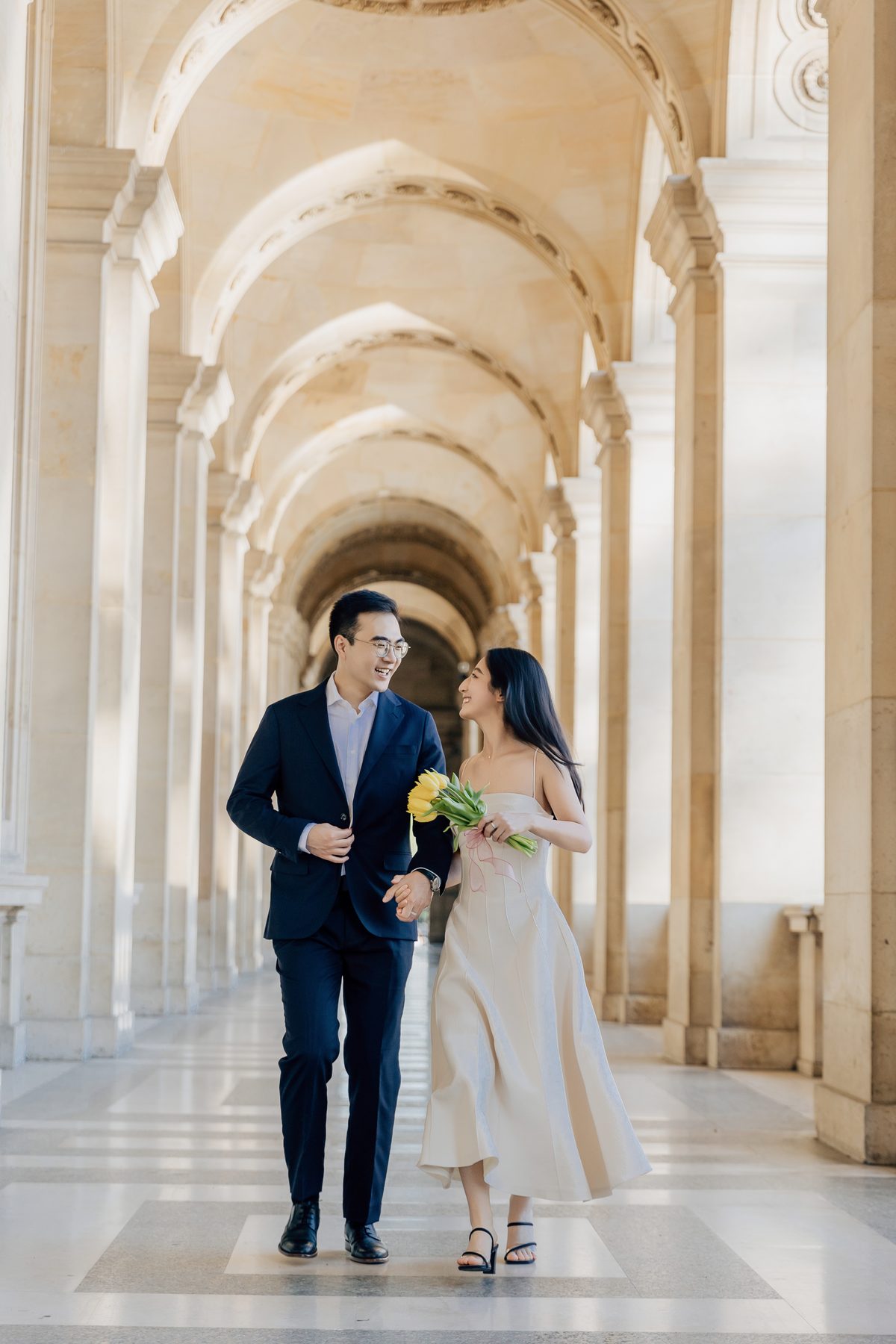 Natural Paris couple photographer at Trocadero