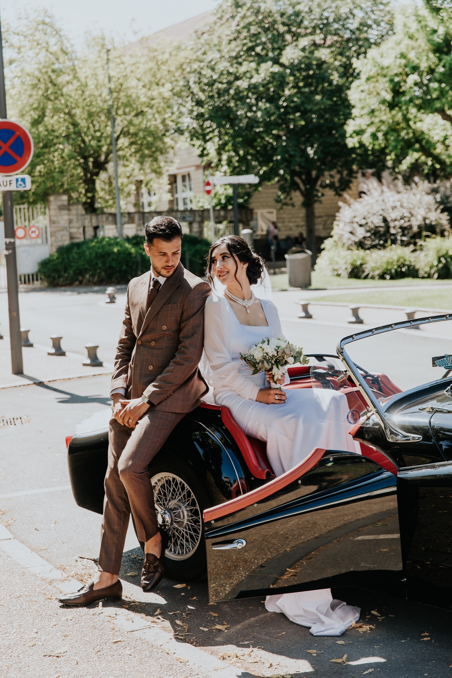 Photographe mariage Paris - détail de bague et bouquet